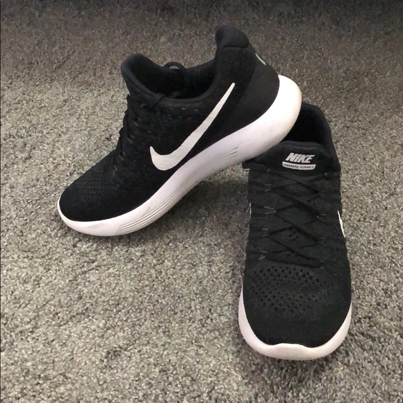 Nike Shoes - Nike Lunar FLyknit 3